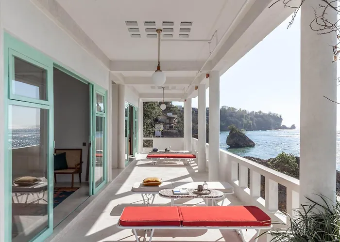 The Rocks Villa *